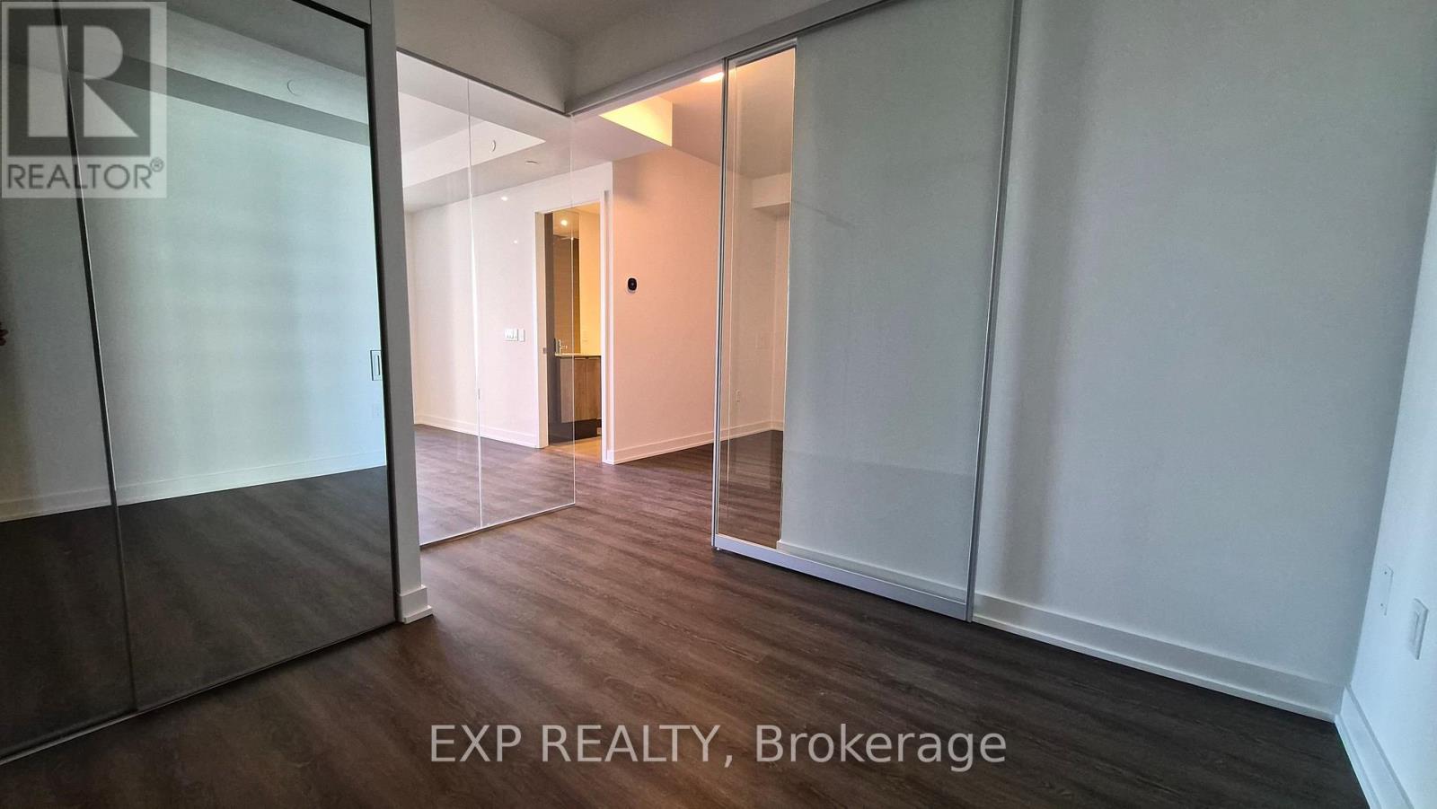 1206 - 448 Burnhamthorpe Road W, Mississauga, Ontario  L5B 4M6 - Photo 7 - W12838836