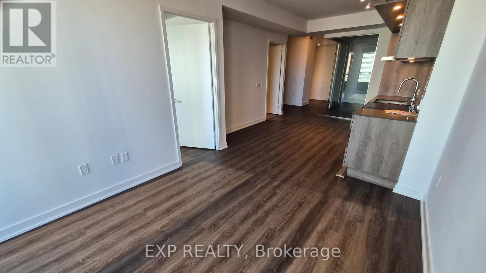 1206 - 448 Burnhamthorpe Road W, Mississauga, Ontario  L5B 4M6 - Photo 12 - W12838836