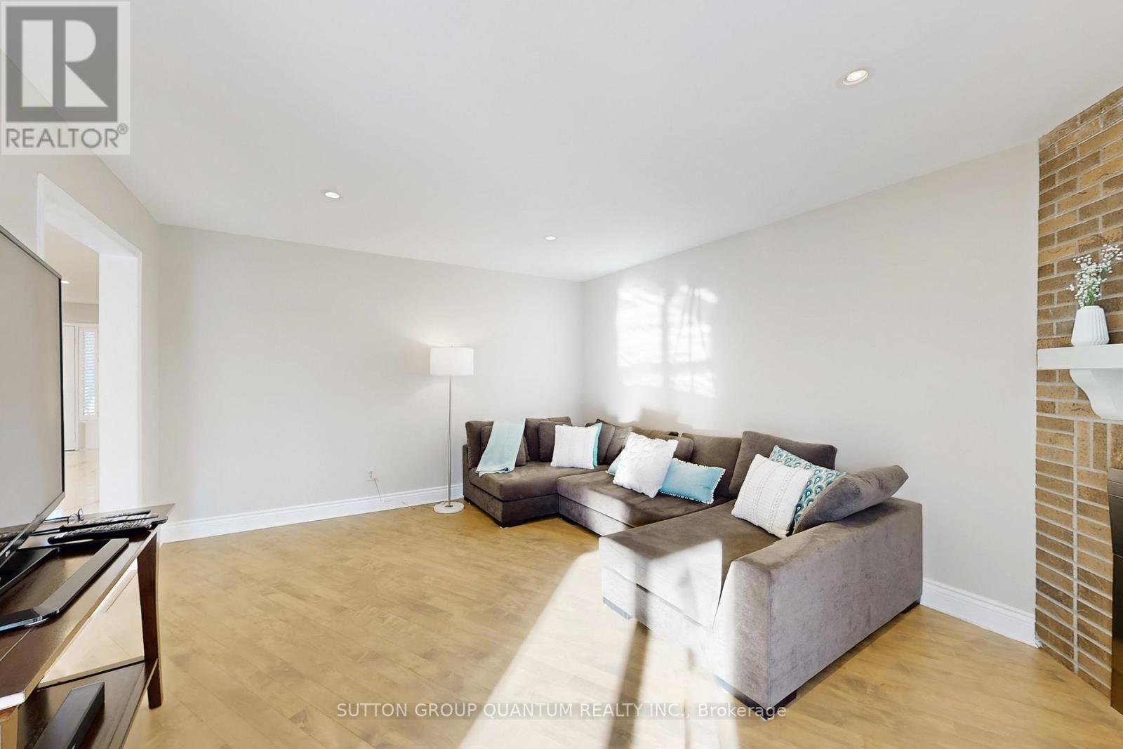 314 Leacock Avenue, Oakville, Ontario  L6H 5J1 - Photo 14 - W12840220