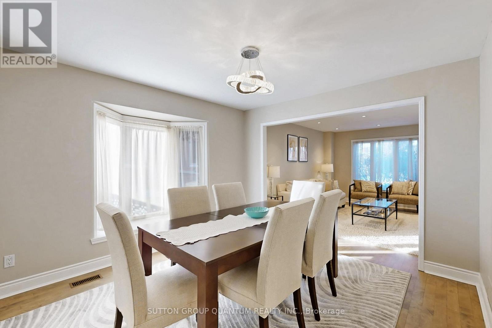 314 Leacock Avenue, Oakville, Ontario  L6H 5J1 - Photo 6 - W12840220