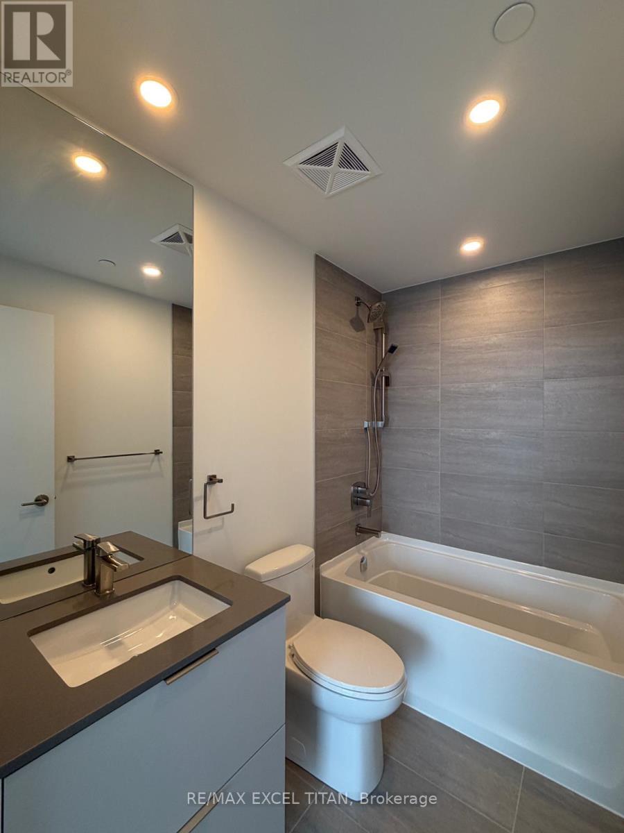 1711 - 1 Fairview Road E, Mississauga, Ontario  L5A 4C6 - Photo 18 - W12840242