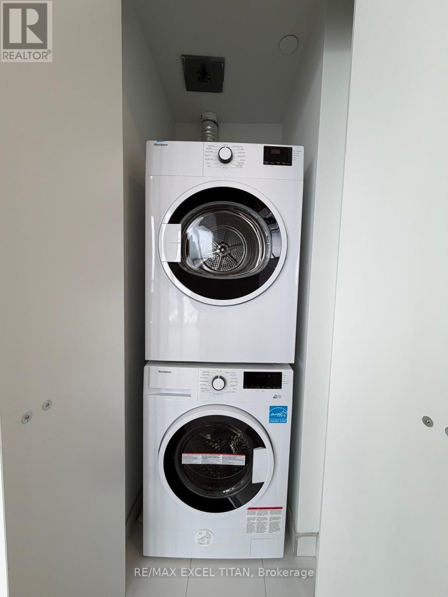 1711 - 1 Fairview Road E, Mississauga, Ontario  L5A 4C6 - Photo 22 - W12840242