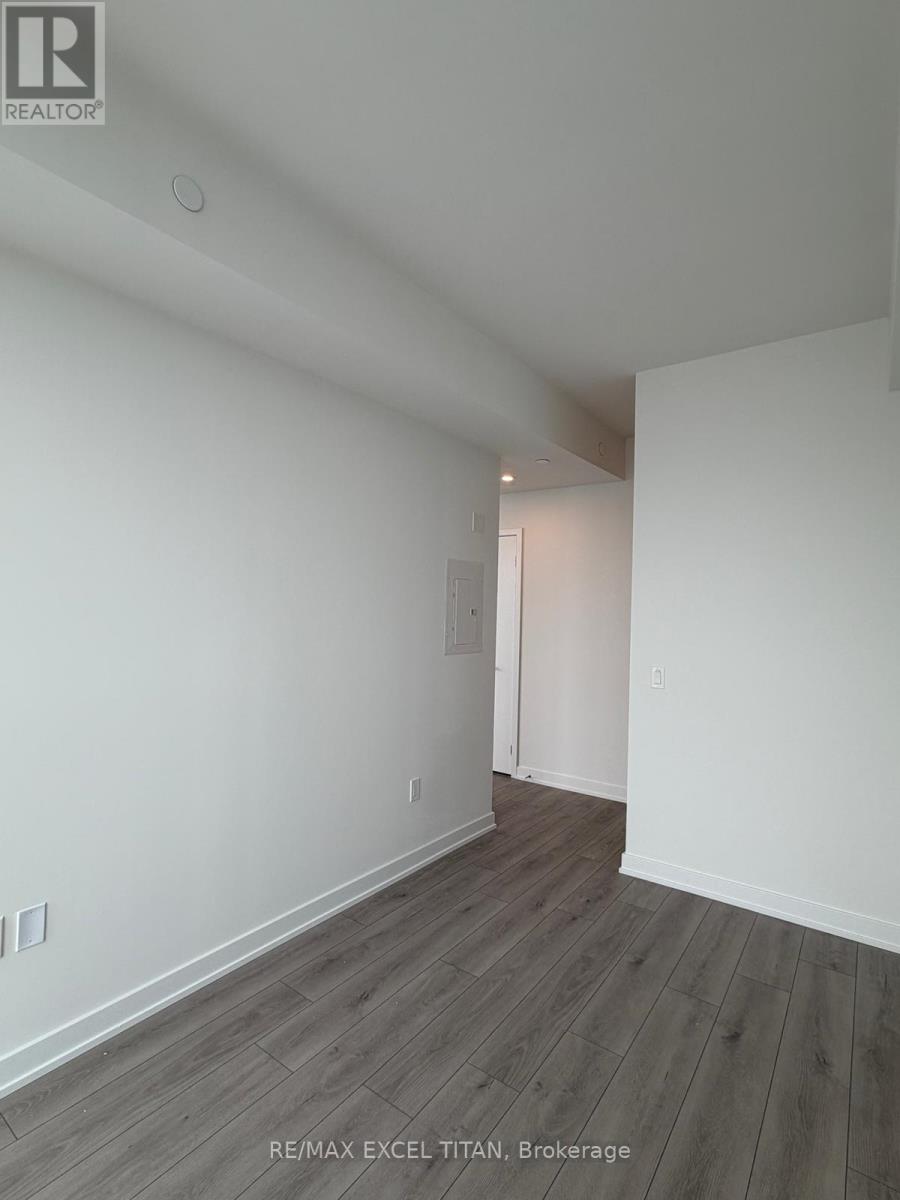 1711 - 1 Fairview Road E, Mississauga, Ontario  L5A 4C6 - Photo 7 - W12840242