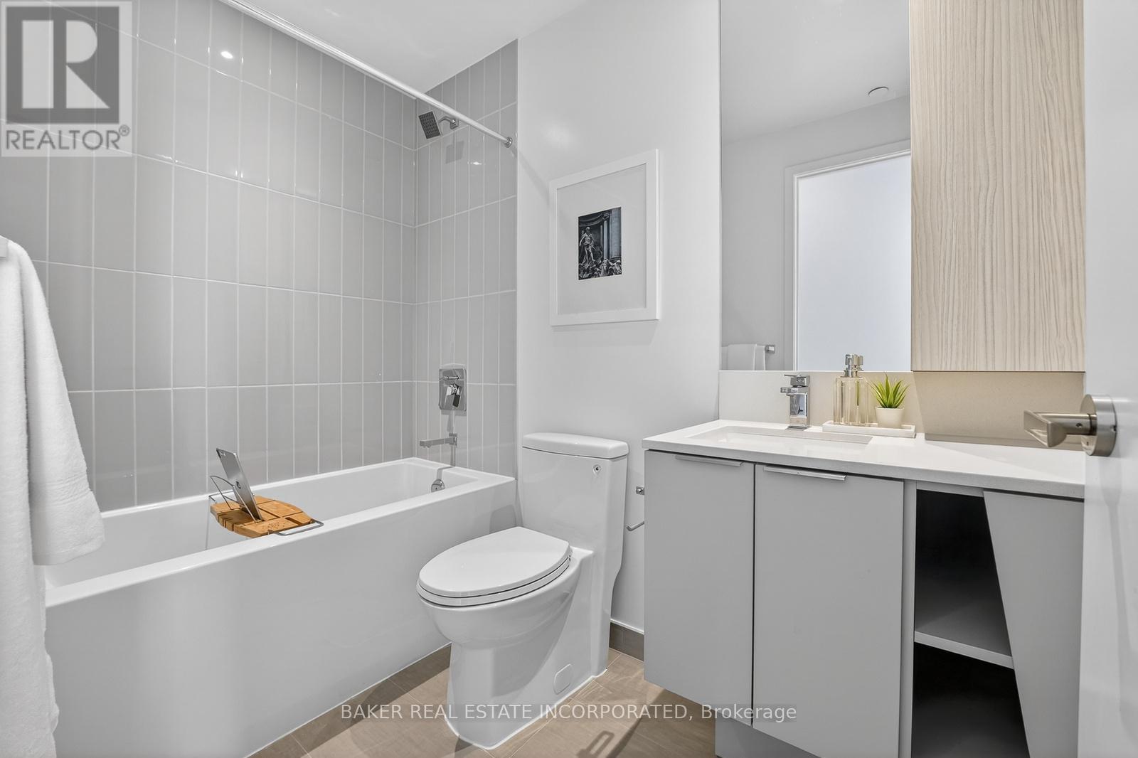 6011 - 3900 Confederation Parkway, Mississauga, Ontario  L5B 0M3 - Photo 17 - W12840262