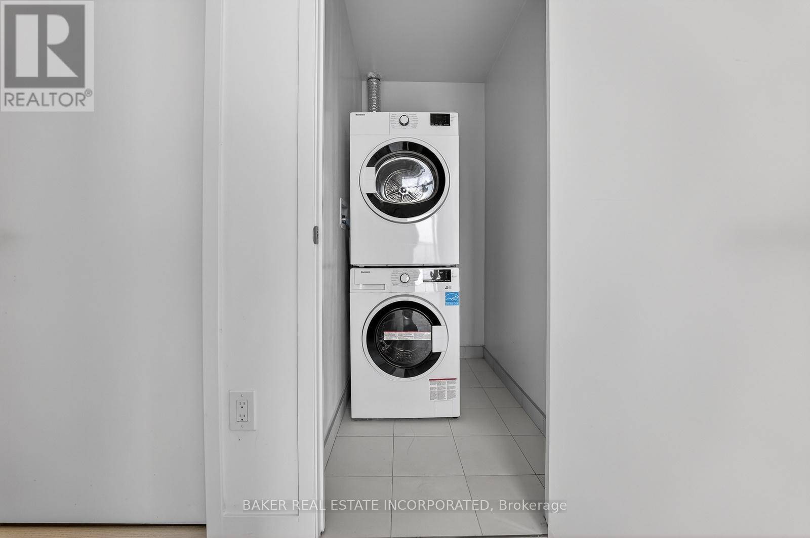 6011 - 3900 Confederation Parkway, Mississauga, Ontario  L5B 0M3 - Photo 19 - W12840262