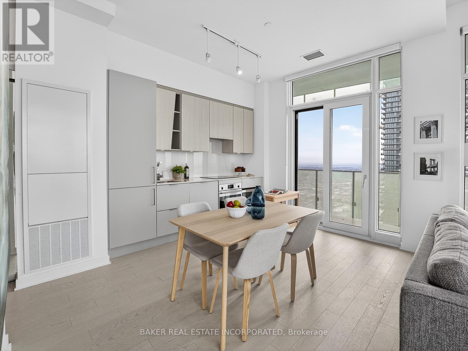 6011 - 3900 Confederation Parkway, Mississauga, Ontario  L5B 0M3 - Photo 6 - W12840262