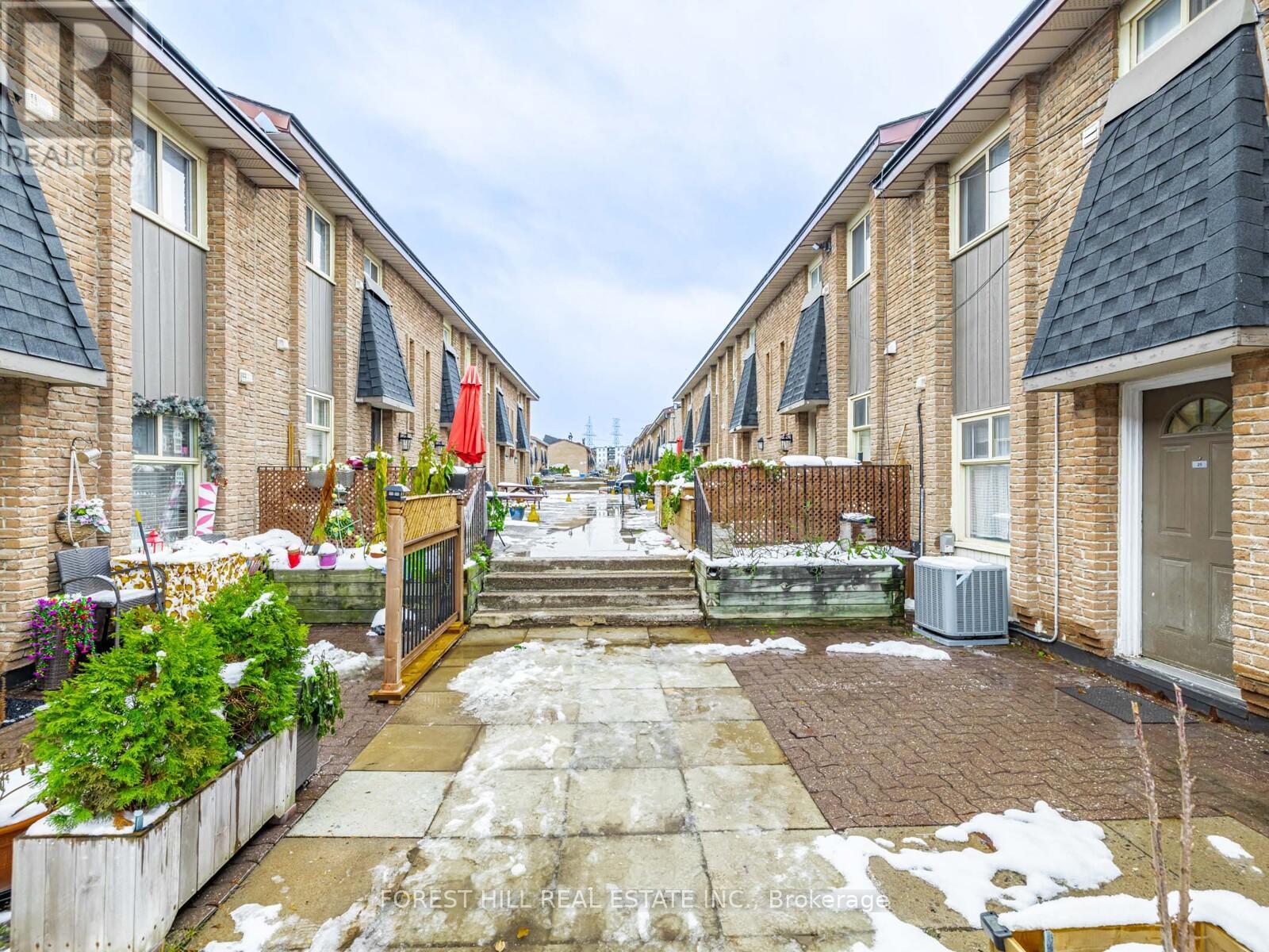 25 - 16 Rexdale Boulevard, Toronto, Ontario  M9W 5Z3 - Photo 4 - W12840282