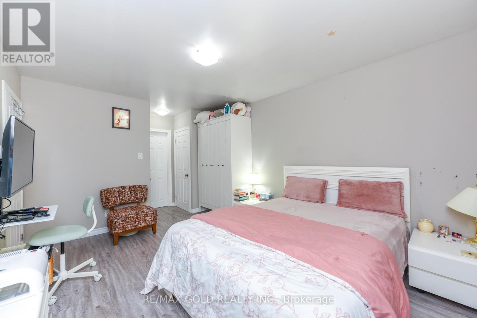 11 Dudley Place, Brampton, Ontario  L6T 3C2 - Photo 12 - W12840326