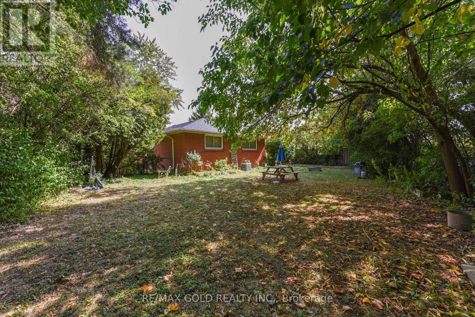 11 Dudley Place, Brampton, Ontario  L6T 3C2 - Photo 35 - W12840326