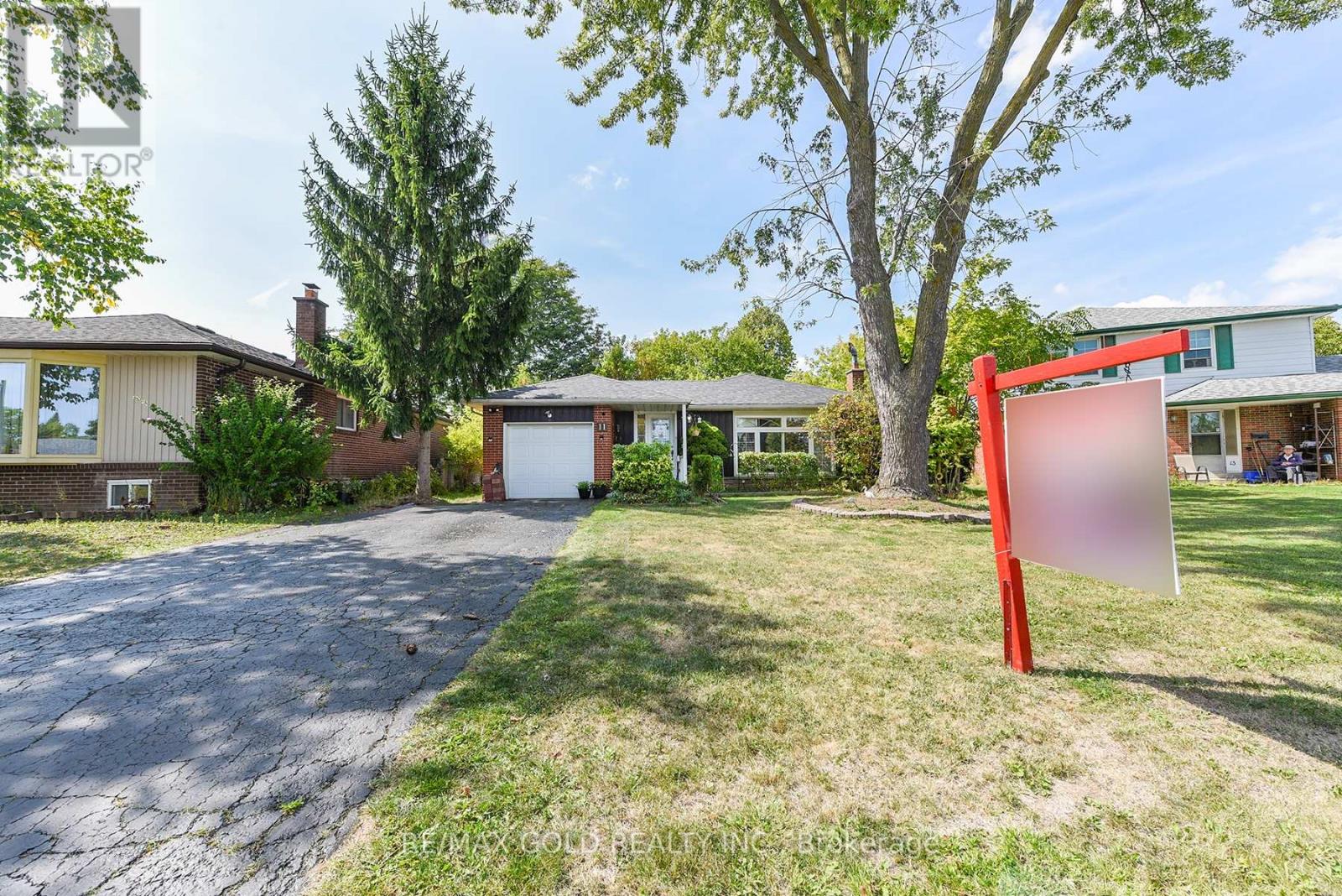 11 Dudley Place, Brampton, Ontario  L6T 3C2 - Photo 38 - W12840326