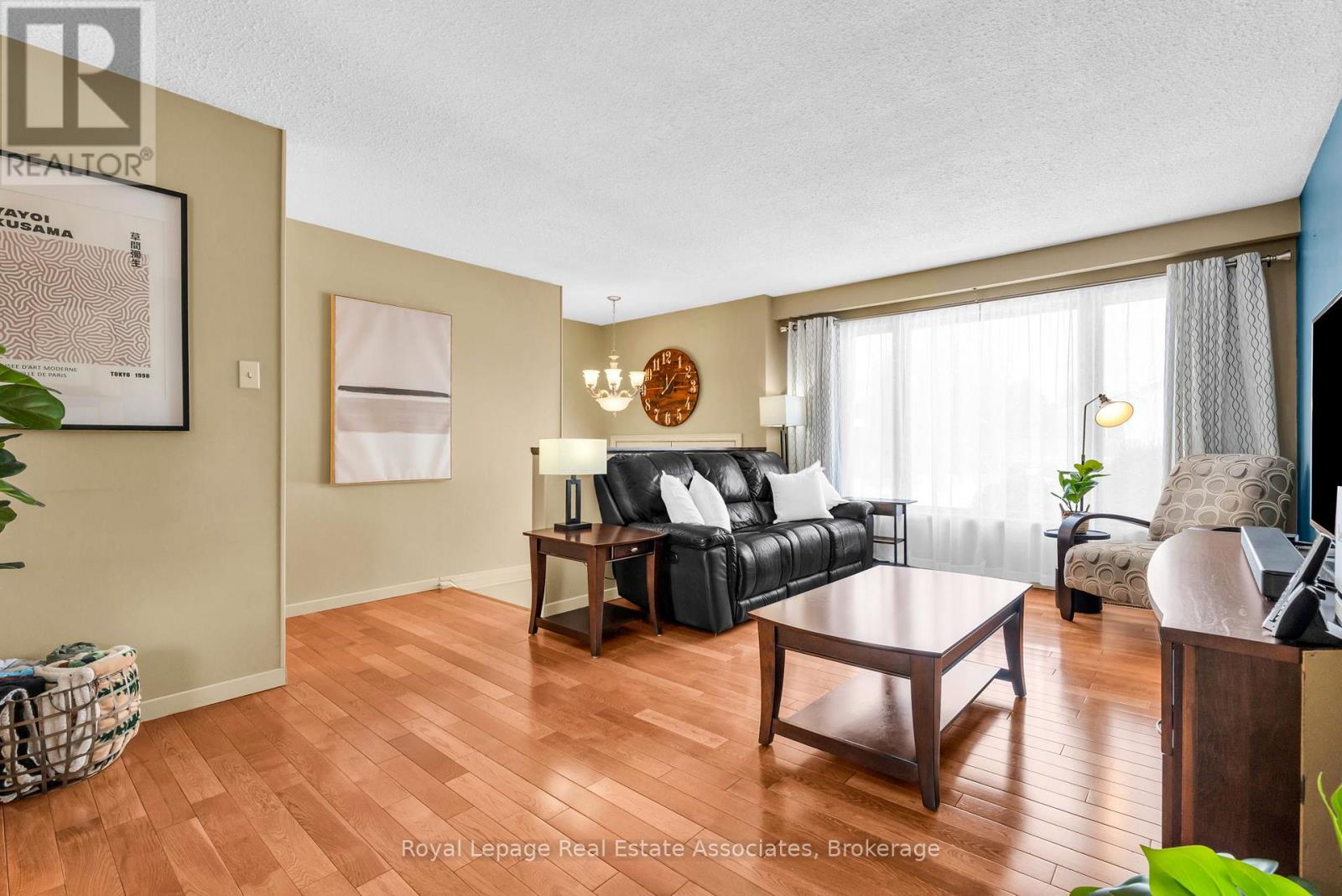 29 Norman Avenue, Halton Hills, Ontario  L7J 2R6 - Photo 10 - W12840344