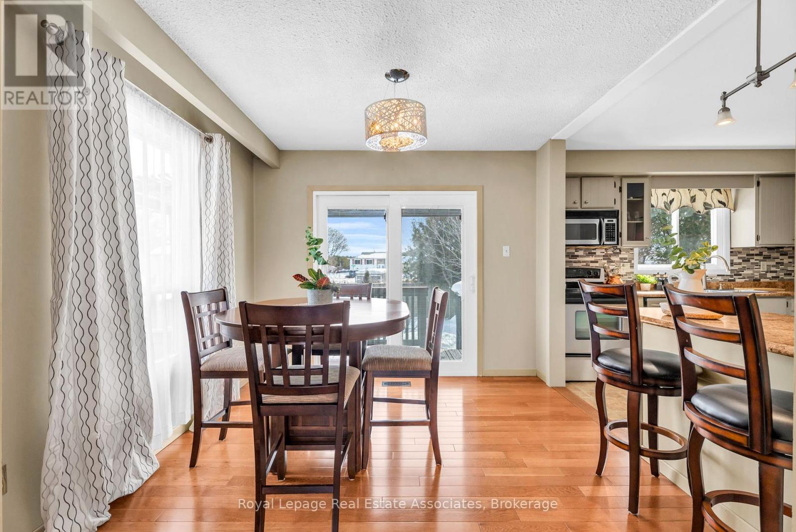 29 Norman Avenue, Halton Hills, Ontario  L7J 2R6 - Photo 13 - W12840344