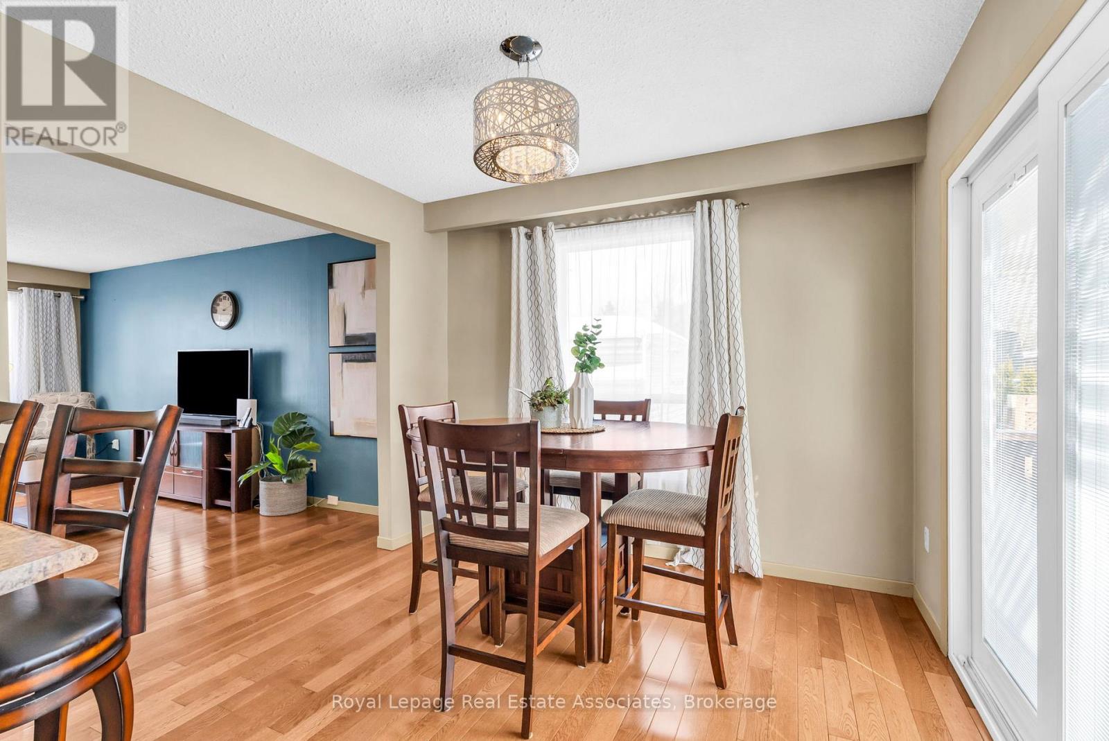 29 Norman Avenue, Halton Hills, Ontario  L7J 2R6 - Photo 14 - W12840344