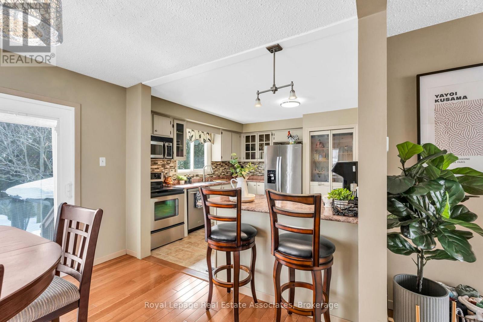 29 Norman Avenue, Halton Hills, Ontario  L7J 2R6 - Photo 15 - W12840344