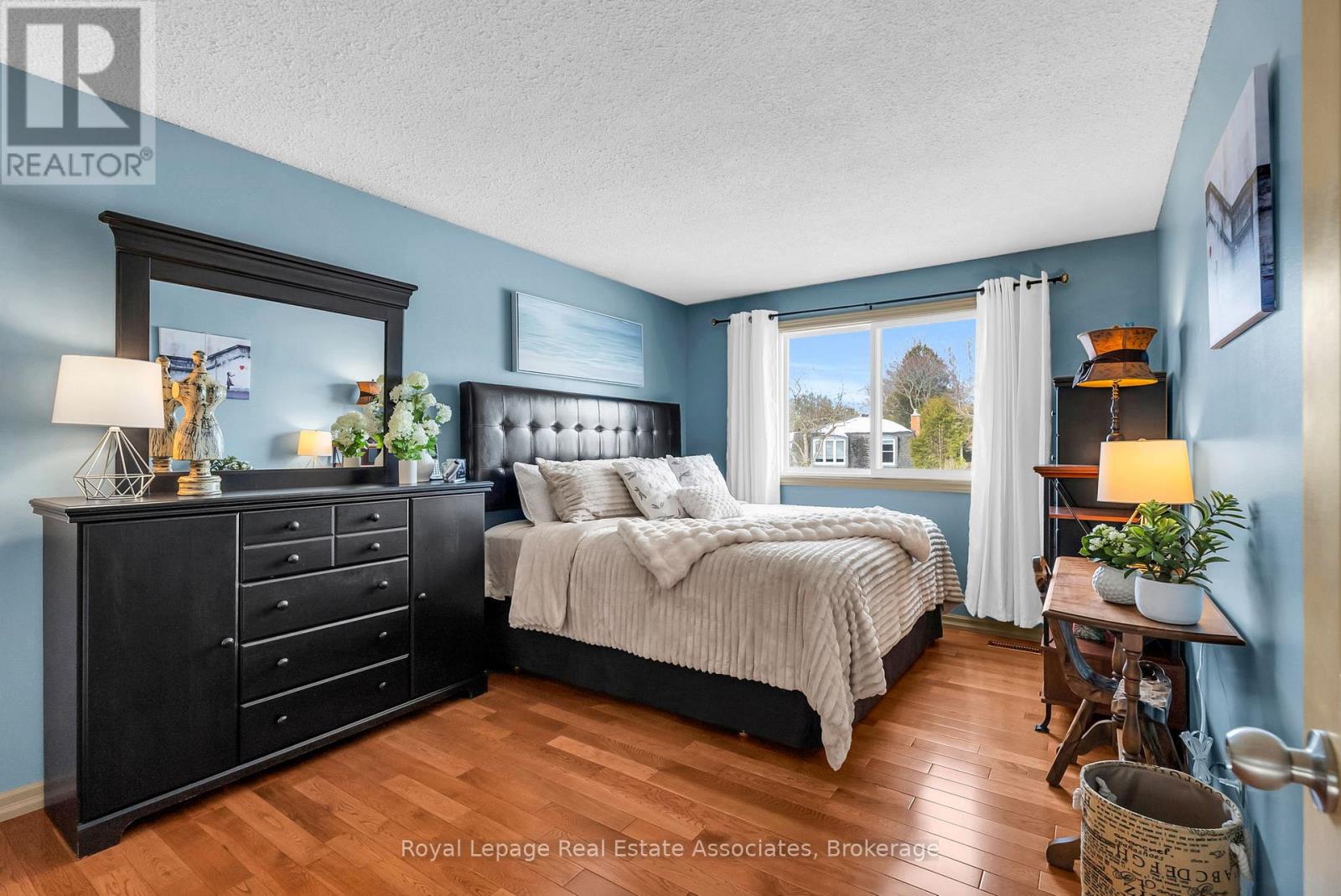 29 Norman Avenue, Halton Hills, Ontario  L7J 2R6 - Photo 21 - W12840344