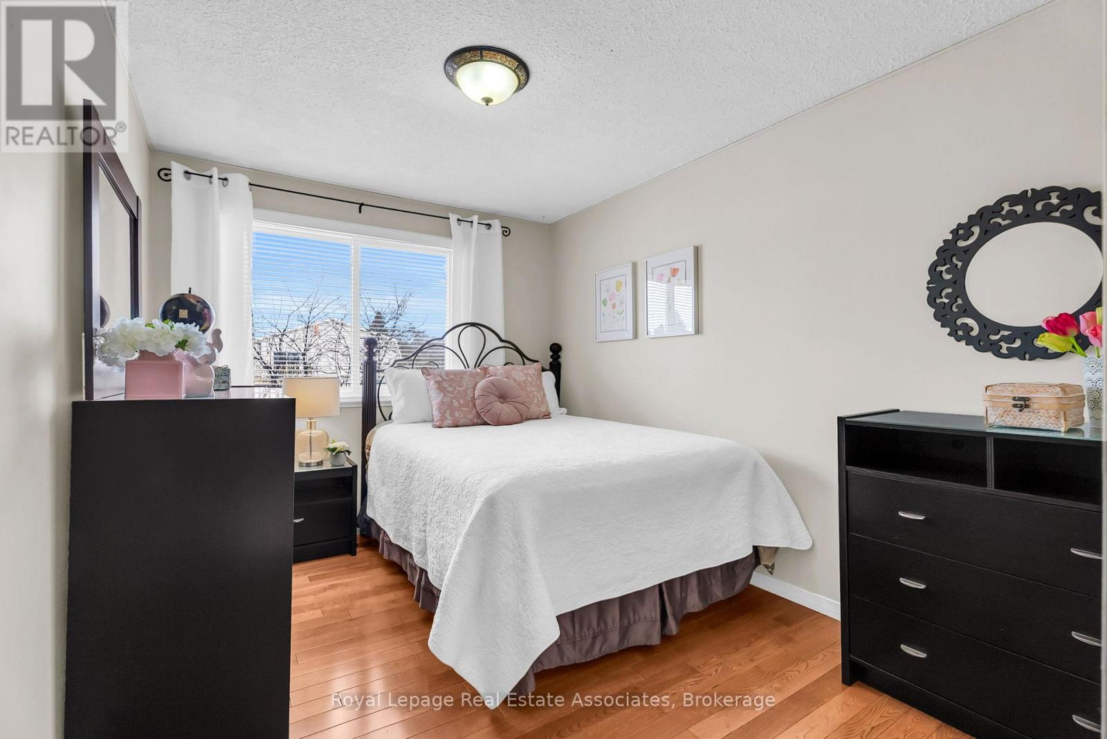 29 Norman Avenue, Halton Hills, Ontario  L7J 2R6 - Photo 23 - W12840344