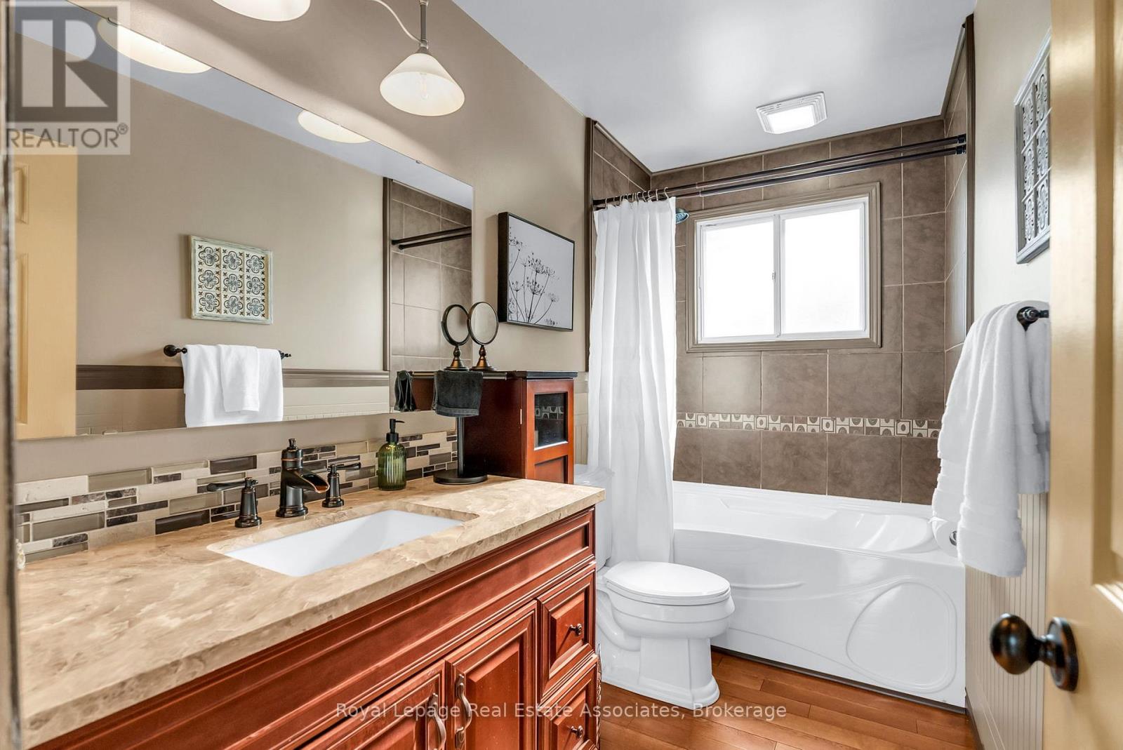 29 Norman Avenue, Halton Hills, Ontario  L7J 2R6 - Photo 25 - W12840344