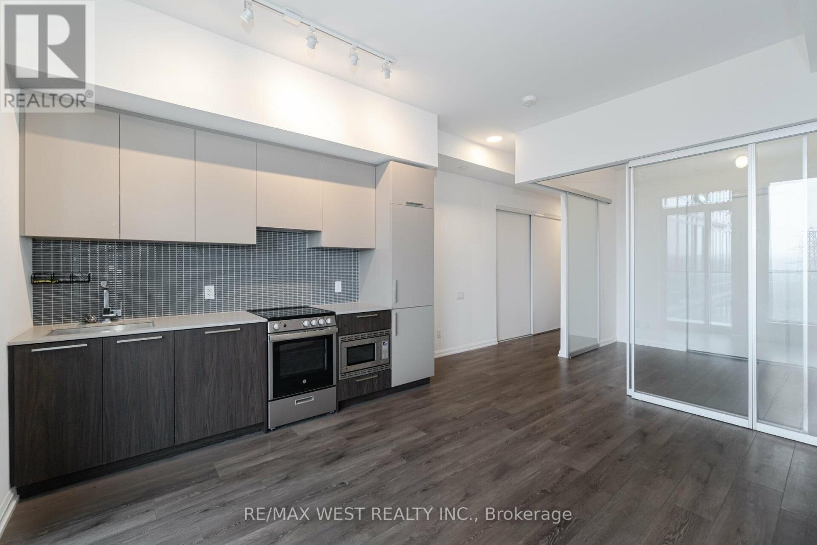 717 - 4208 Dundas Street W, Toronto, Ontario  M8X 1Y6 - Photo 10 - W12840388