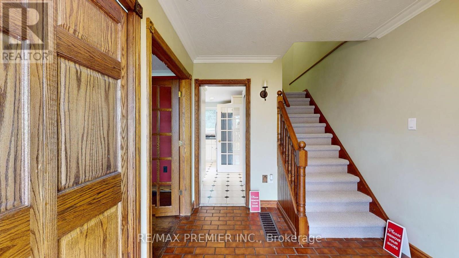 9190 Trafalgar Road, Halton Hills, Ontario  L7G 4S5 - Photo 11 - W12840390