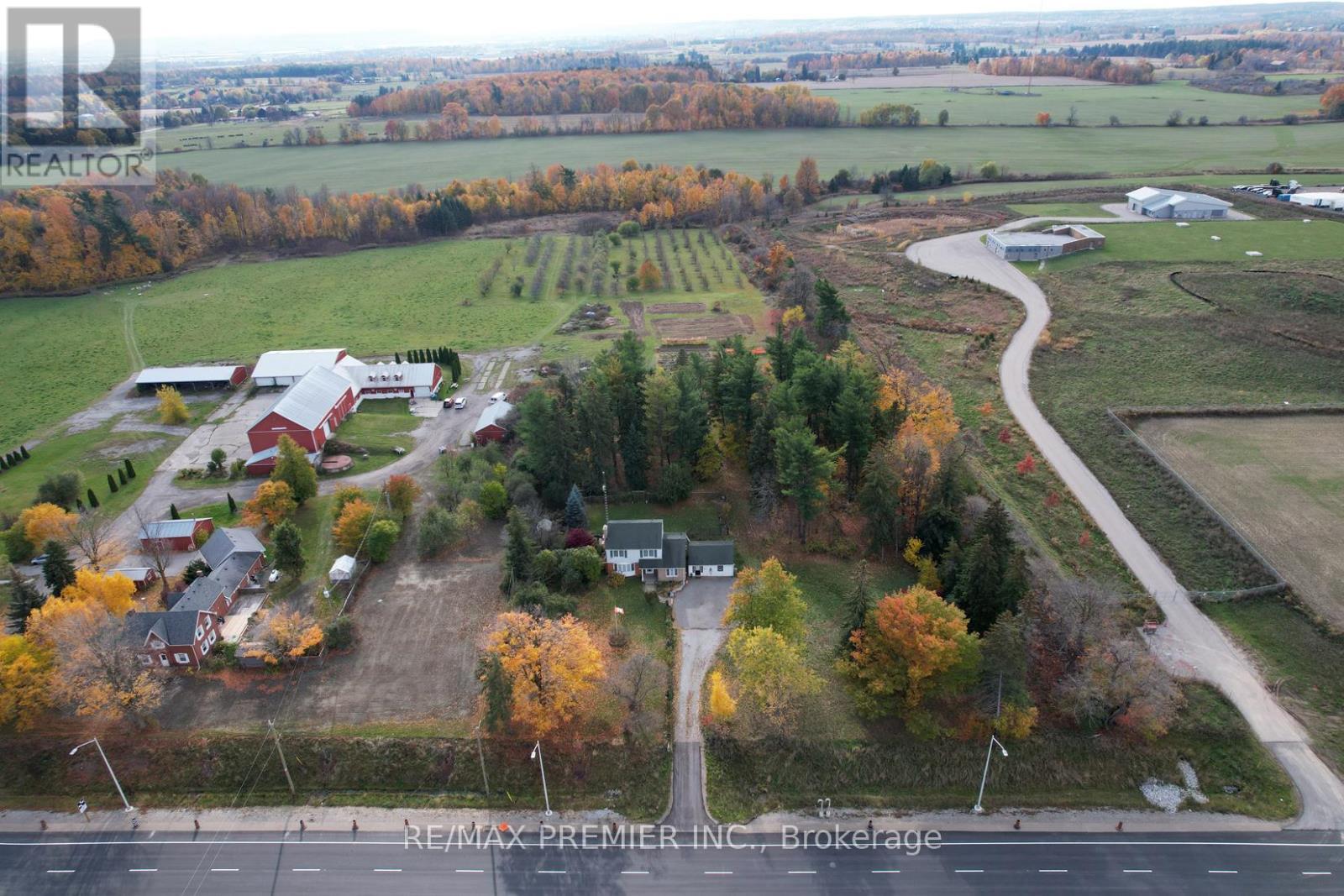 9190 Trafalgar Road, Halton Hills, Ontario  L7G 4S5 - Photo 2 - W12840390