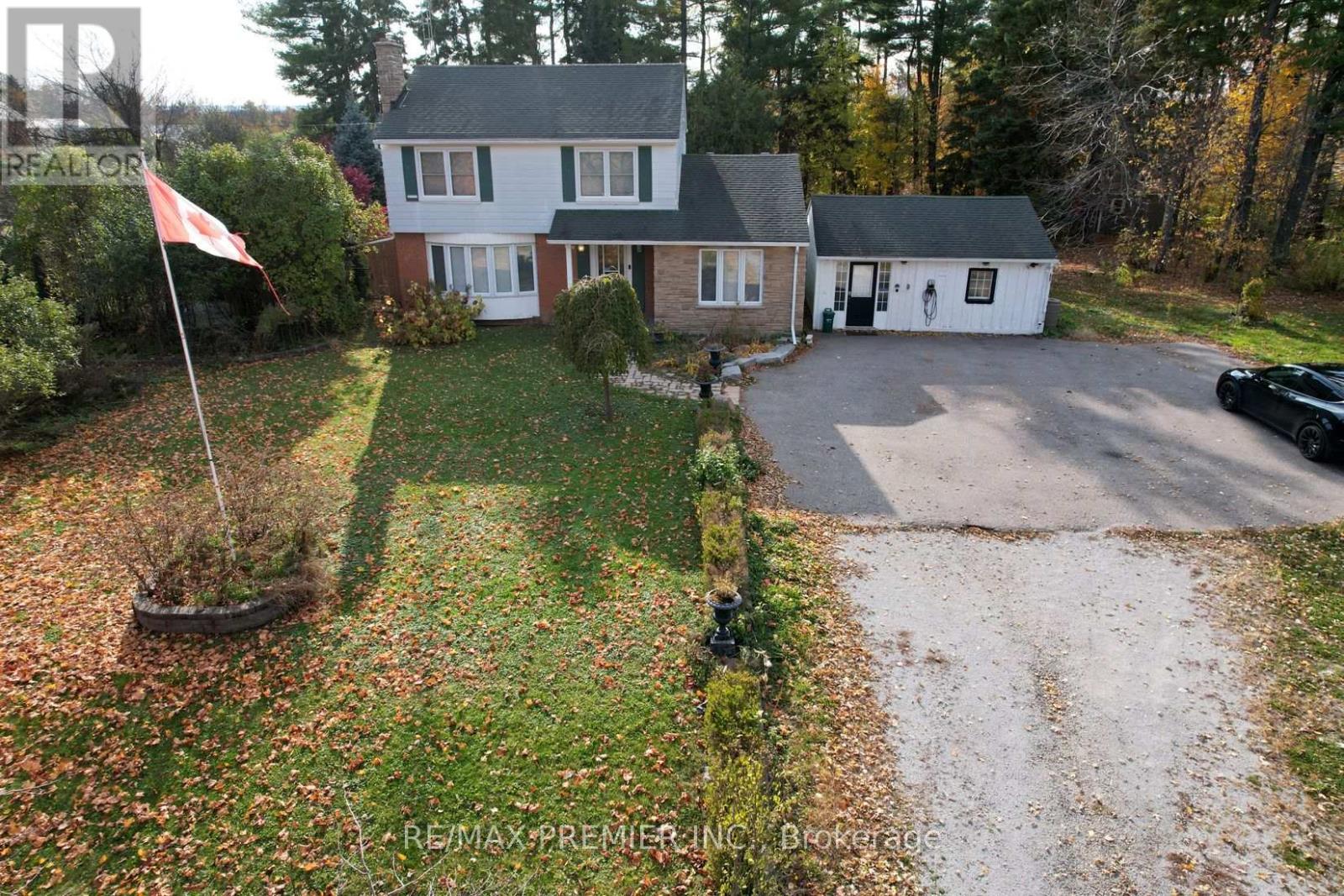 9190 Trafalgar Road, Halton Hills, Ontario  L7G 4S5 - Photo 4 - W12840390