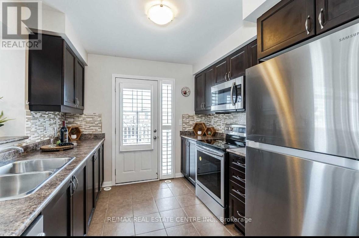 271 Woodley Crescent S, Milton, Ontario  L9T 8C4 - Photo 10 - W12840408