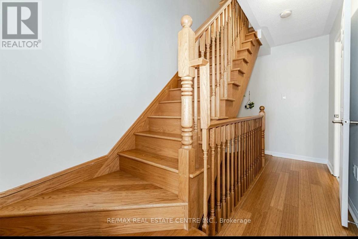 271 Woodley Crescent S, Milton, Ontario  L9T 8C4 - Photo 14 - W12840408