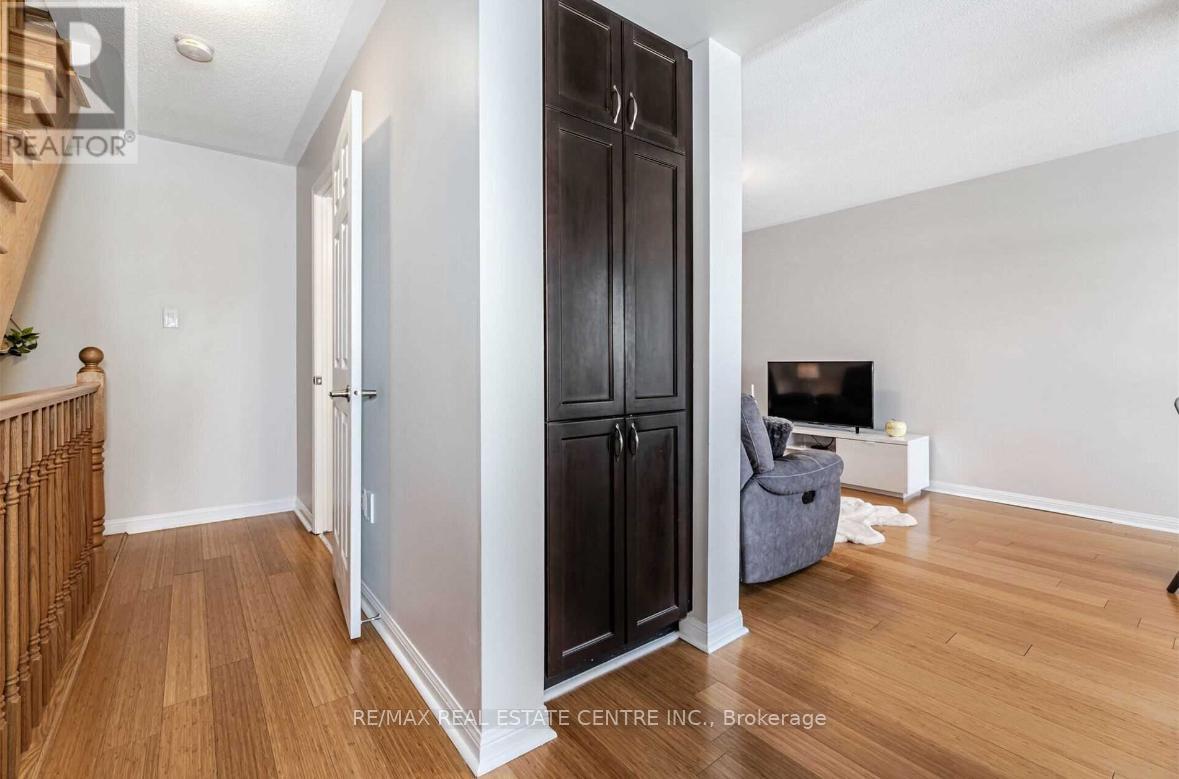 271 Woodley Crescent S, Milton, Ontario  L9T 8C4 - Photo 6 - W12840408