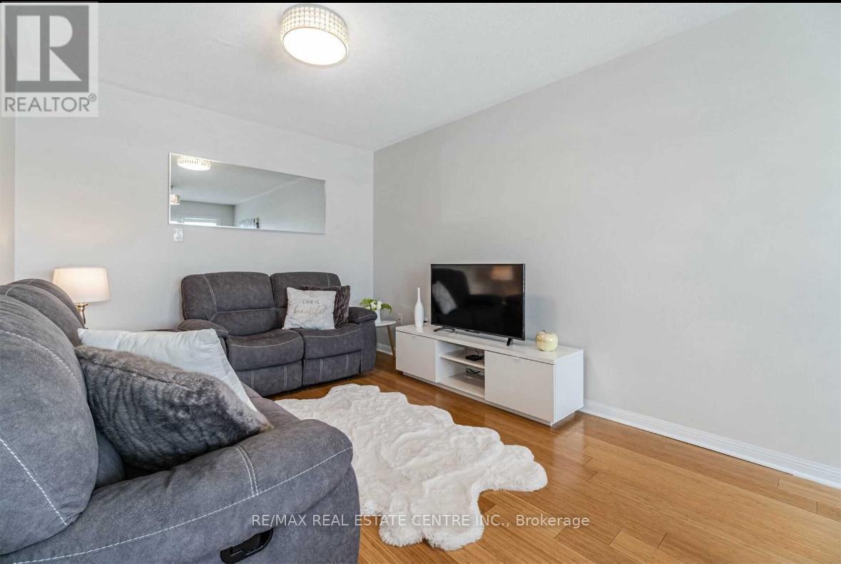 271 Woodley Crescent S, Milton, Ontario  L9T 8C4 - Photo 8 - W12840408