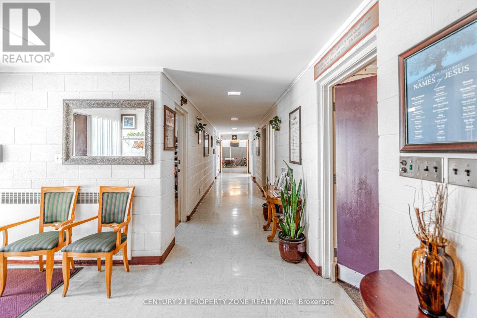 1261 North Sherdian Way, Mississauga, Ontario  L5H 2A3 - Photo 10 - W12840412