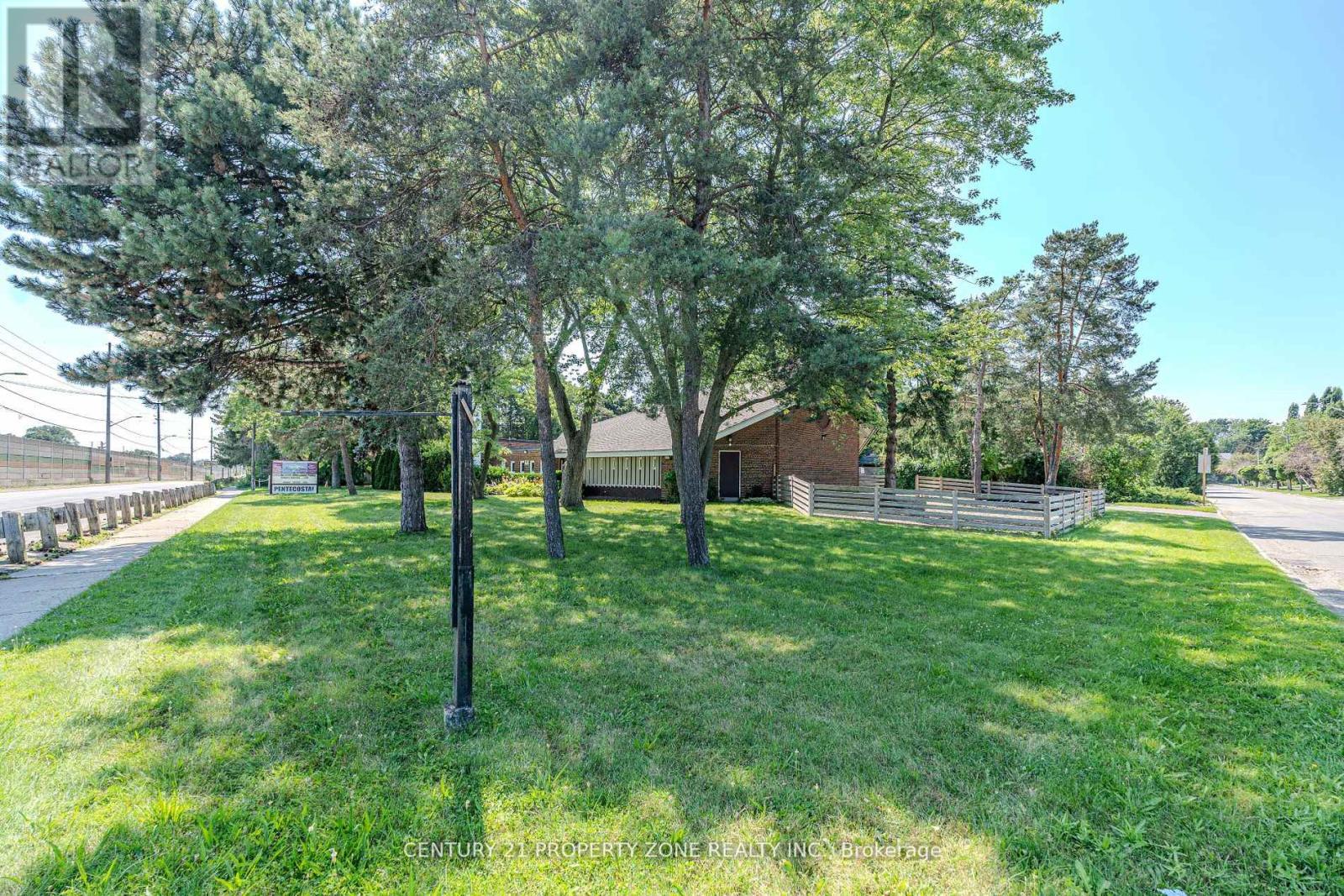 1261 North Sherdian Way, Mississauga, Ontario  L5H 2A3 - Photo 33 - W12840412