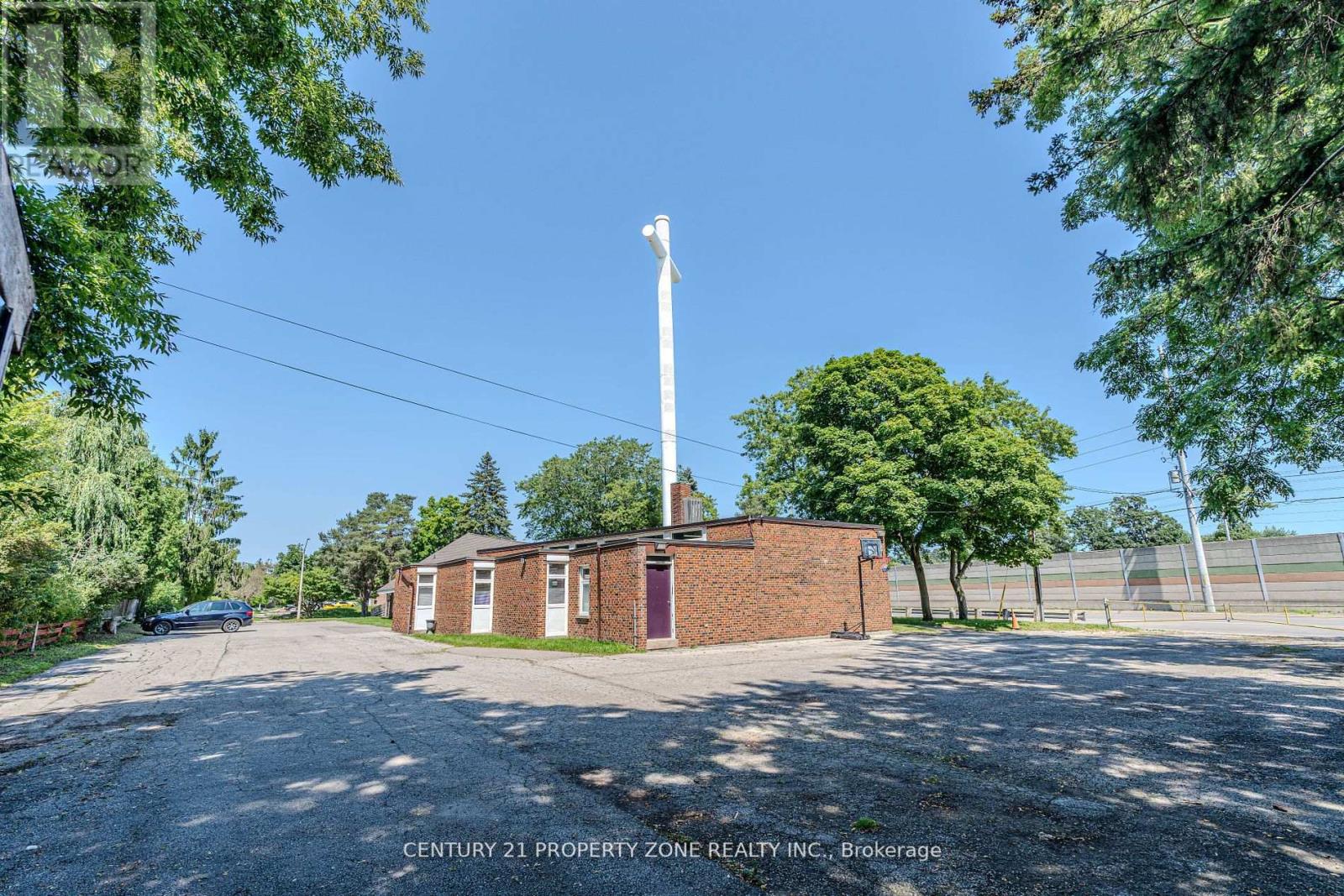 1261 North Sherdian Way, Mississauga, Ontario  L5H 2A3 - Photo 38 - W12840412