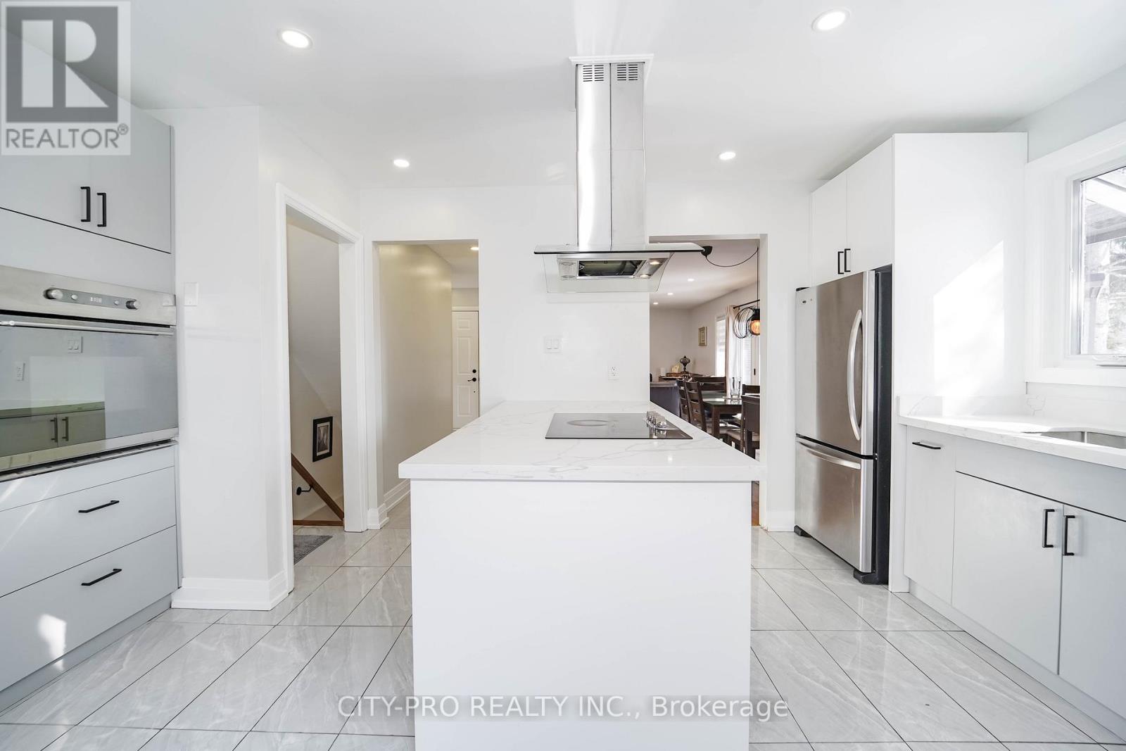 2848 Windwood Drive, Mississauga, Ontario  L5N 1W6 - Photo 11 - W12840446