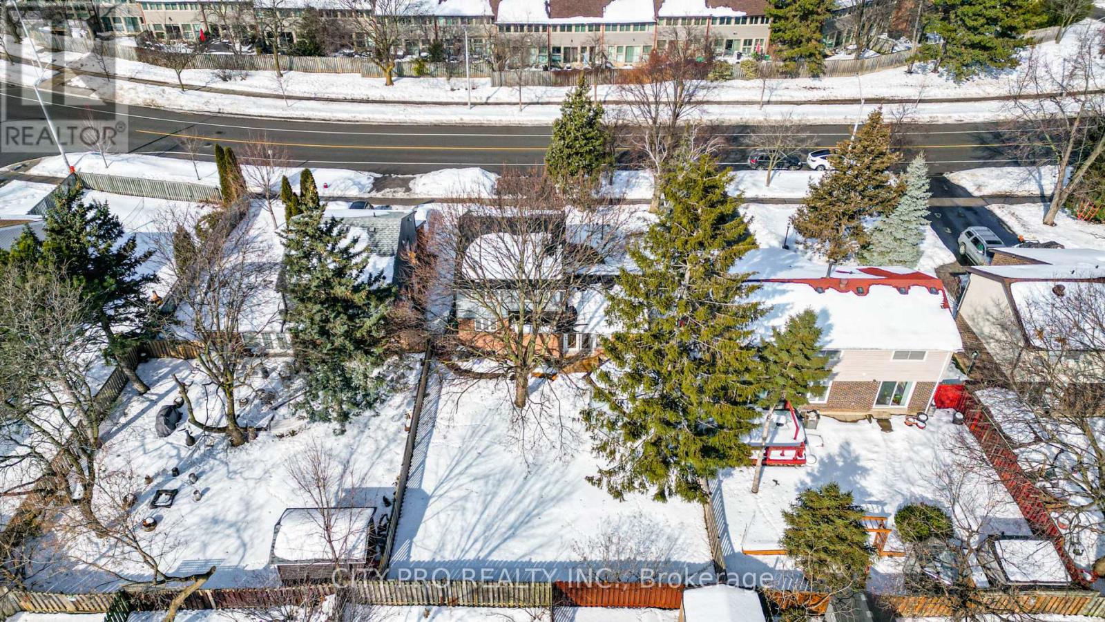 2848 Windwood Drive, Mississauga, Ontario  L5N 1W6 - Photo 2 - W12840446