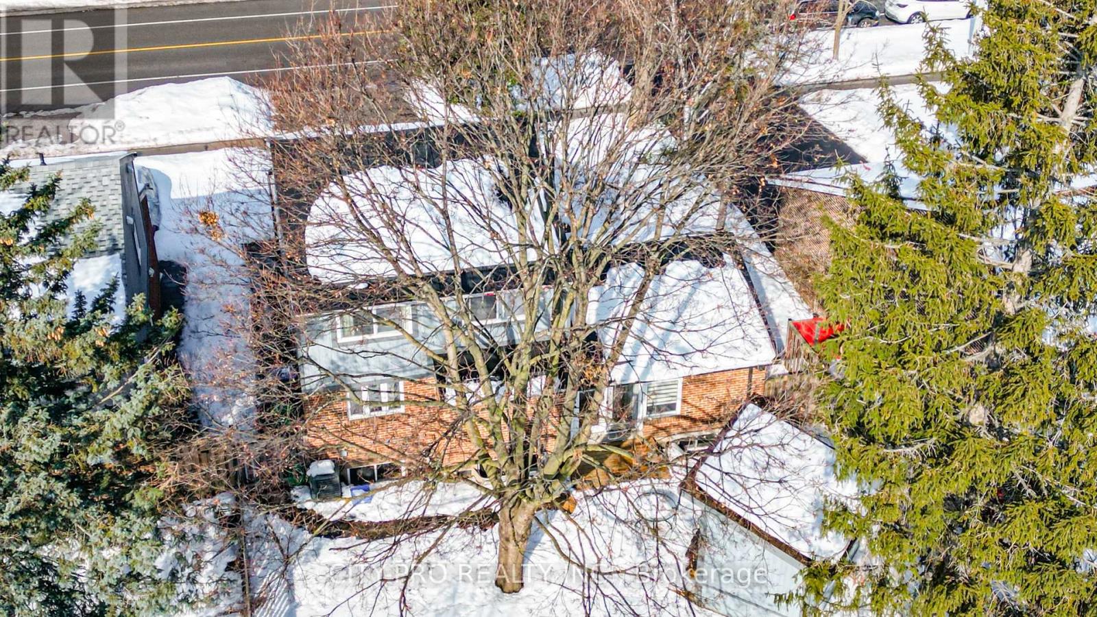 2848 Windwood Drive, Mississauga, Ontario  L5N 1W6 - Photo 3 - W12840446