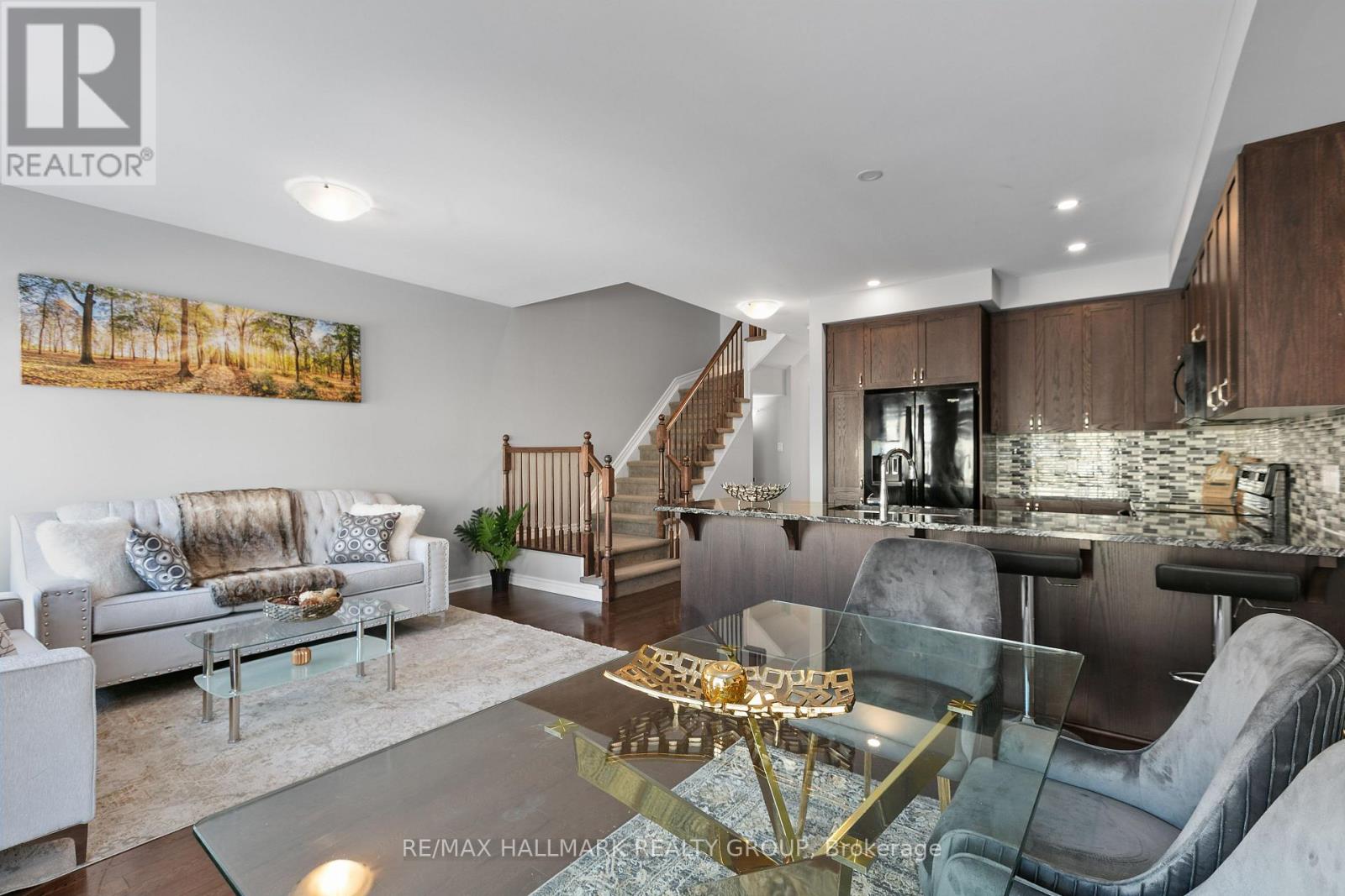 813 Miikana Road, Ottawa, Ontario  K1X 0G5 - Photo 3 - X12839202