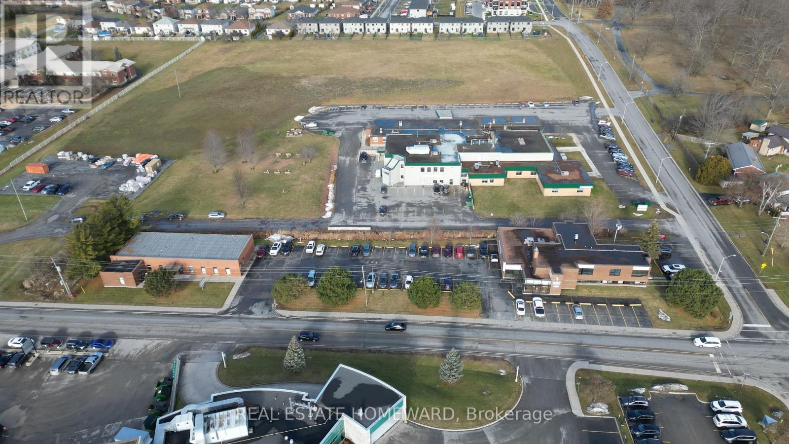 307-307b Bridge Street, Greater Napanee, Ontario  K7R 3L1 - Photo 3 - X12830370