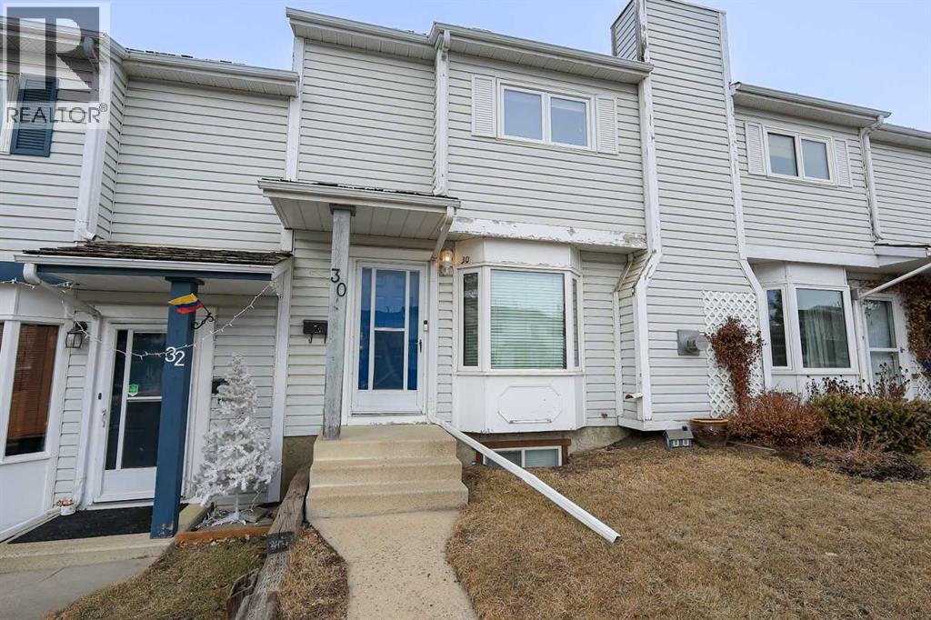 30 Ellenwood Drive, Red Deer, Alberta  T4R 2E3 - Photo 1 - A2287004