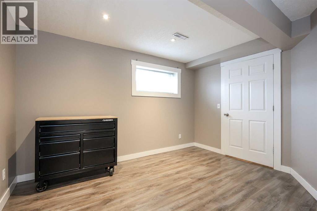 30 Ellenwood Drive, Red Deer, Alberta  T4R 2E3 - Photo 29 - A2287004
