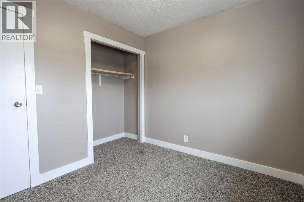 30 Ellenwood Drive, Red Deer, Alberta  T4R 2E3 - Photo 22 - A2287004