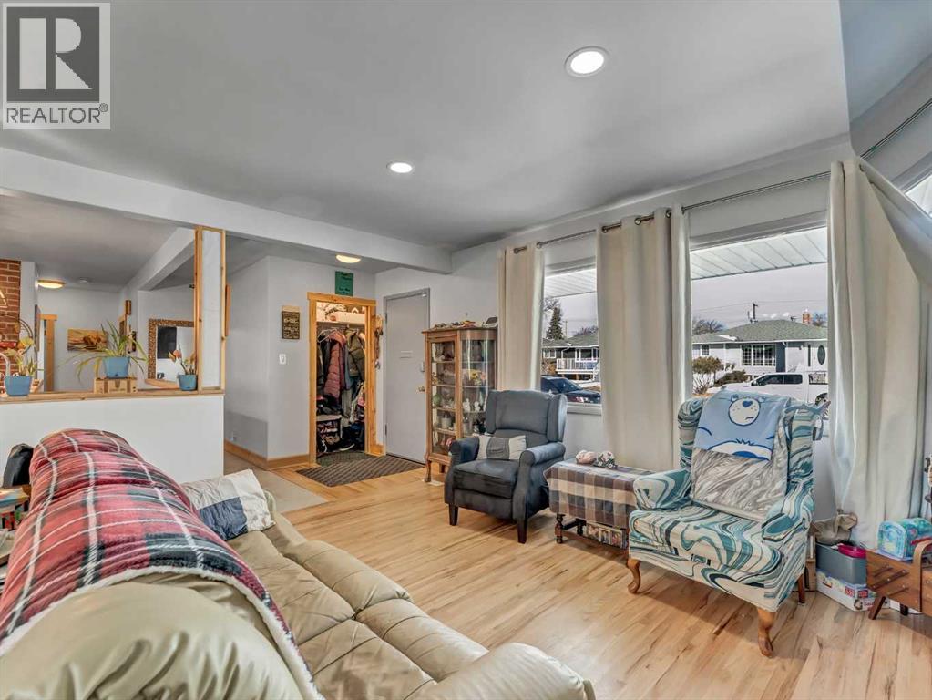 421 9 Street Sw, Medicine Hat, Alberta  T1A 4P2 - Photo 6 - A2290146