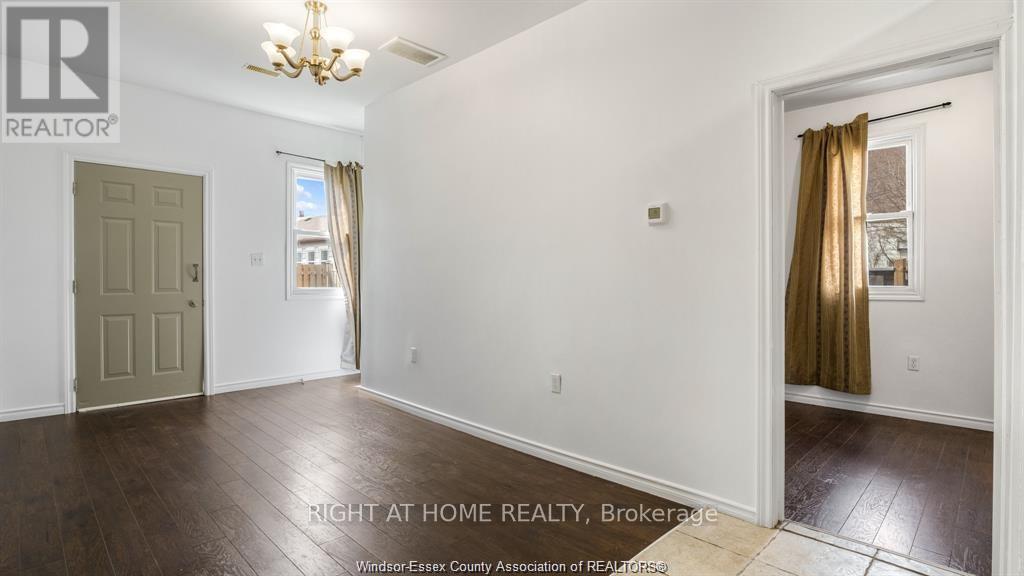762 Aylmer Avenue E, Windsor, Ontario  N9A 1V3 - Photo 3 - X12840218