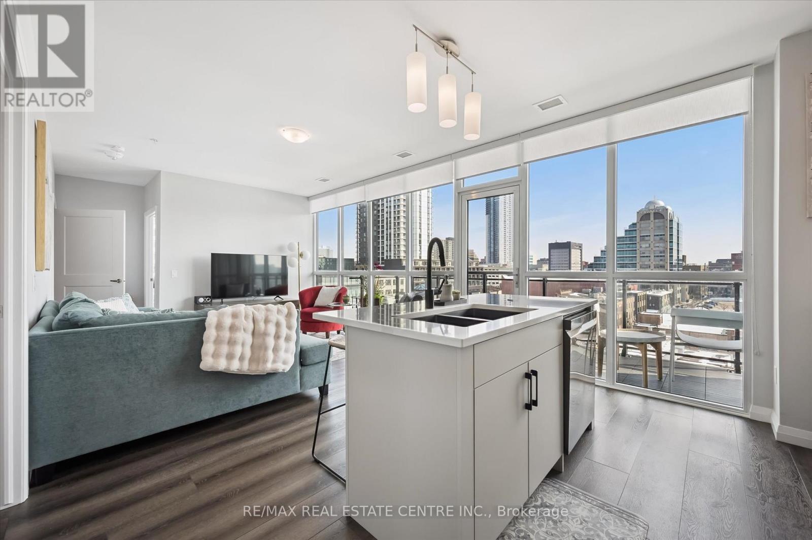 702 - 60 Charles Street W, Kitchener, Ontario  N2G 0C9 - Photo 10 - X12840264