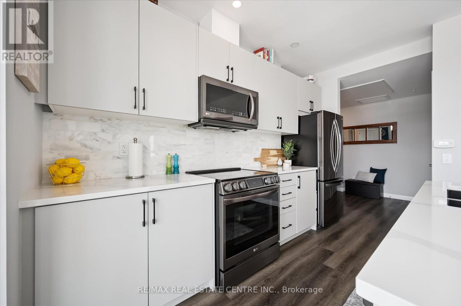 702 - 60 Charles Street W, Kitchener, Ontario  N2G 0C9 - Photo 12 - X12840264