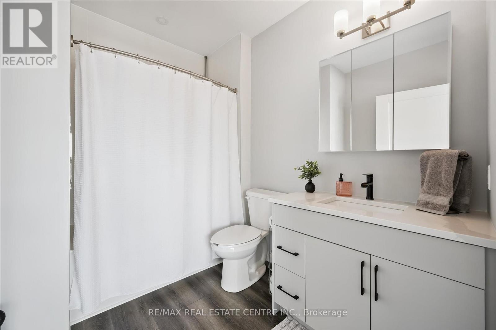 702 - 60 Charles Street W, Kitchener, Ontario  N2G 0C9 - Photo 16 - X12840264