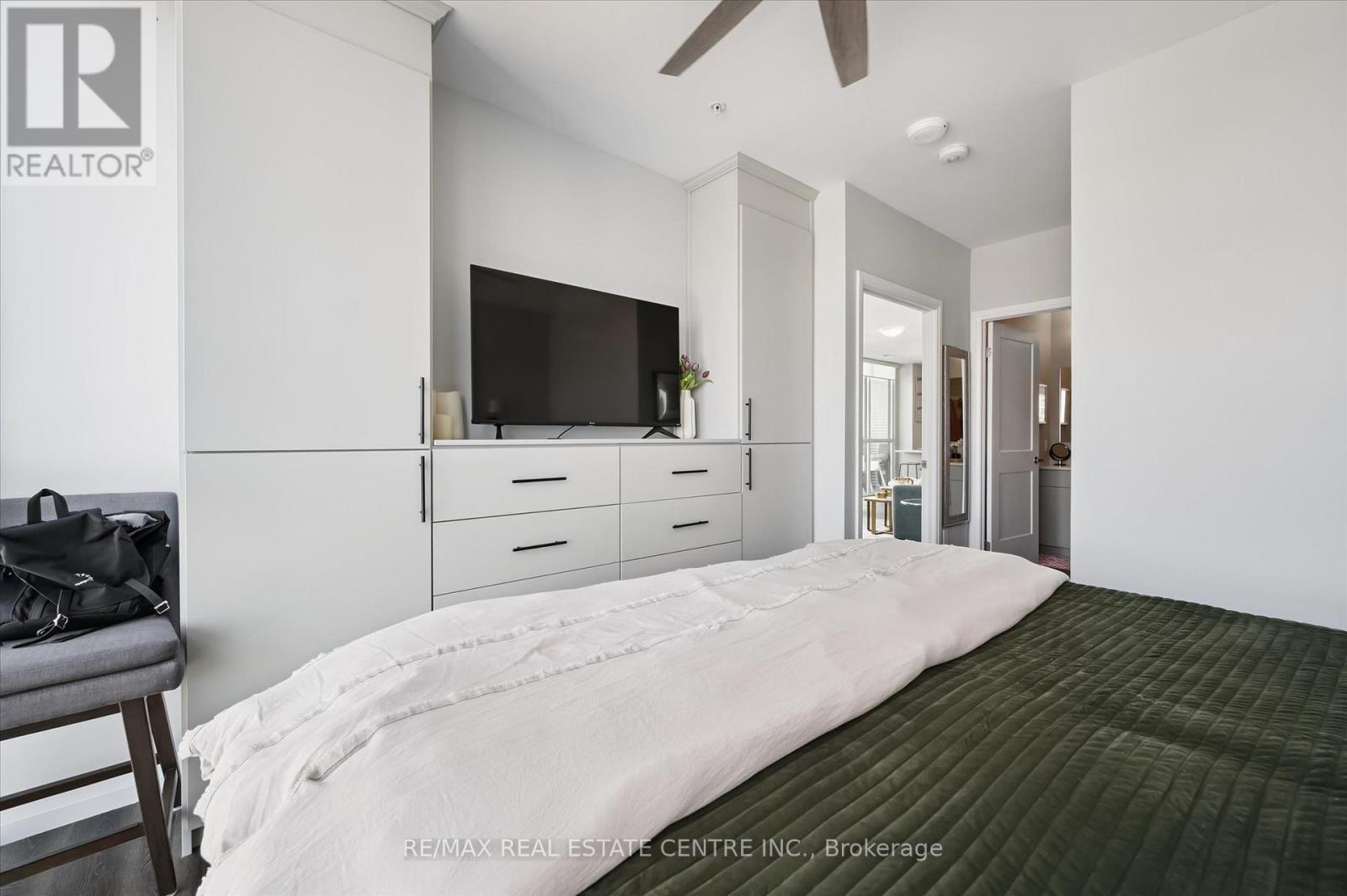 702 - 60 Charles Street W, Kitchener, Ontario  N2G 0C9 - Photo 18 - X12840264