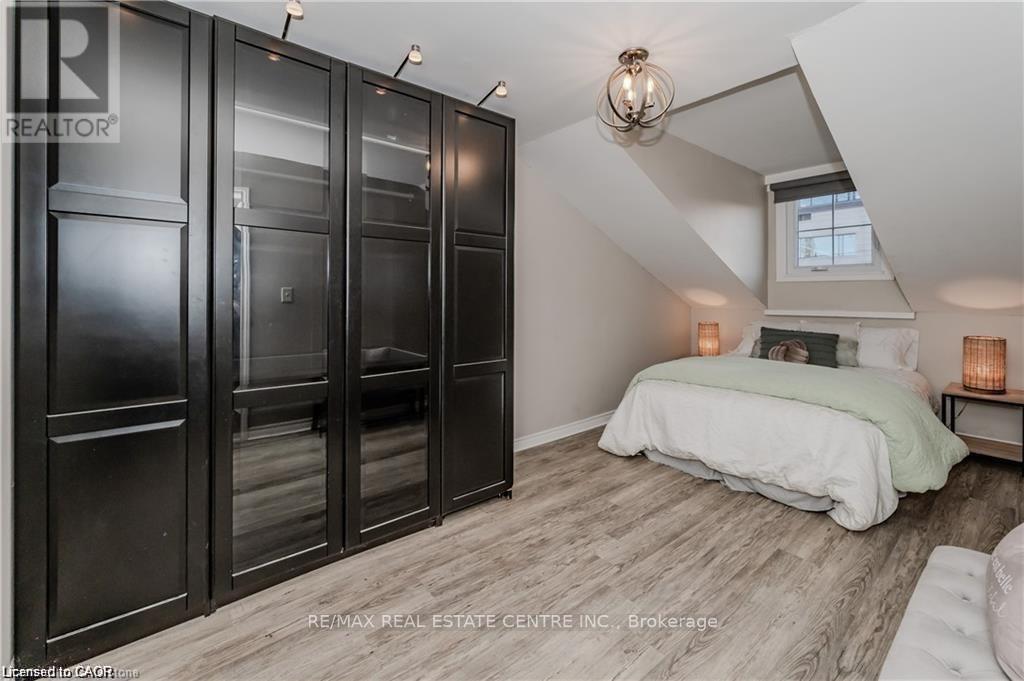 18 St Andrews Street, Cambridge, Ontario  N1S 1M4 - Photo 12 - X12840318