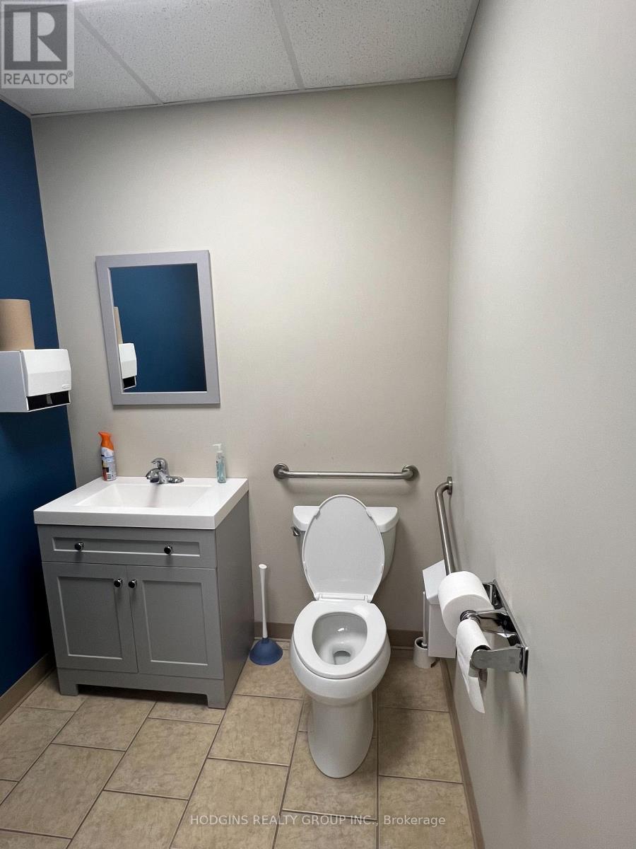 220-221 - 505 Park Road N, Brantford, Ontario  N3R 7K8 - Photo 7 - X12840362