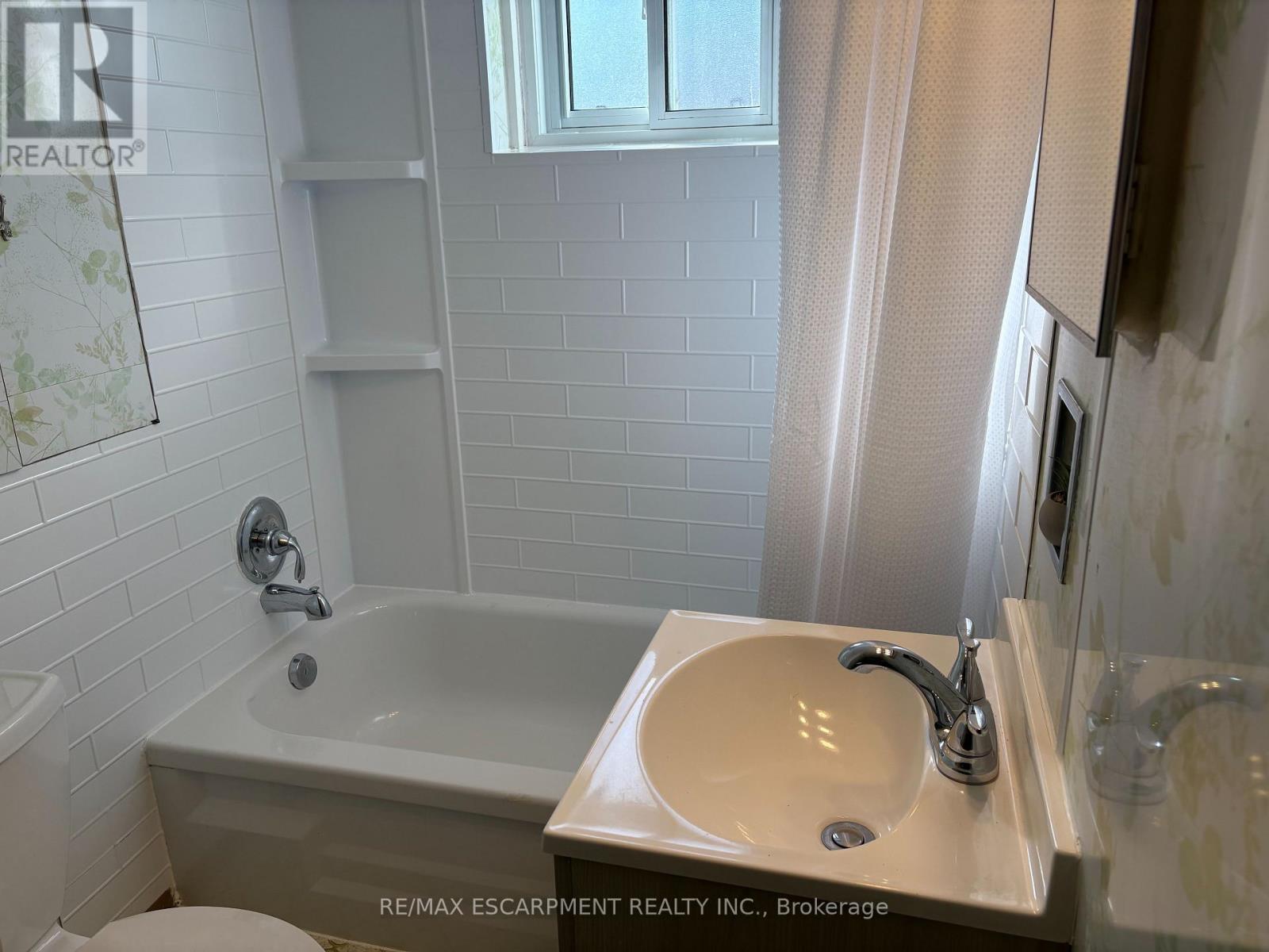 Main - 786 Welland Road, Pelham, Ontario  L0S 1C0 - Photo 13 - X12840380