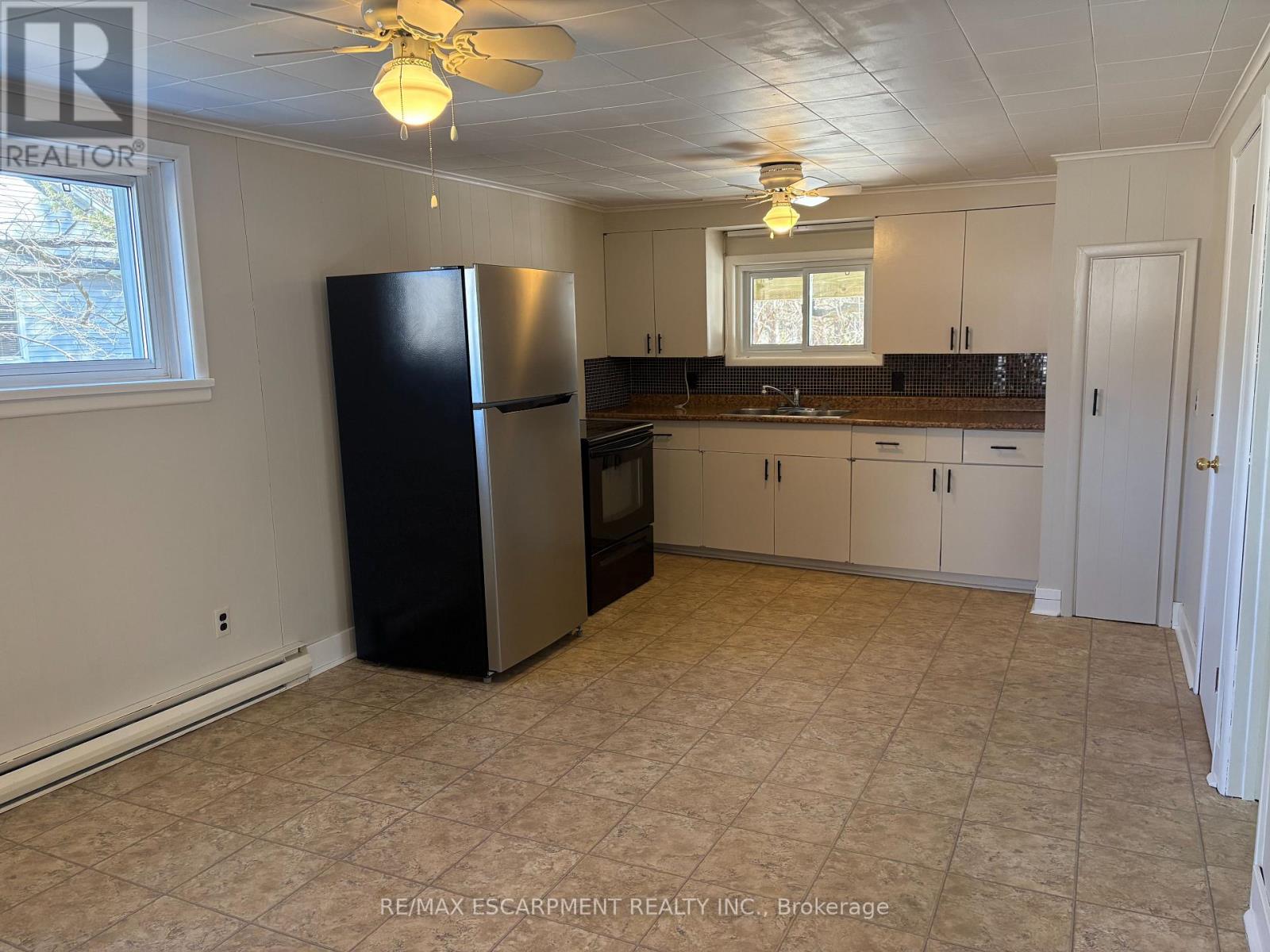 Main - 786 Welland Road, Pelham, Ontario  L0S 1C0 - Photo 7 - X12840380